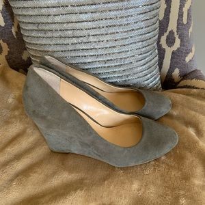 Banana Republic suede wedges size 6